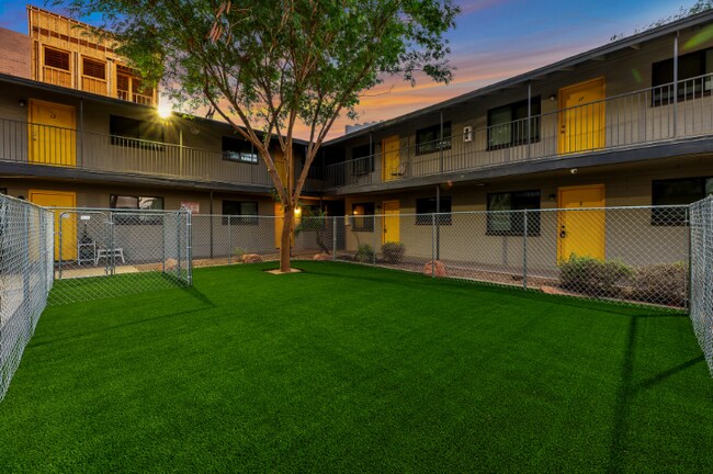 Building Photo - 1827 E Lemon St