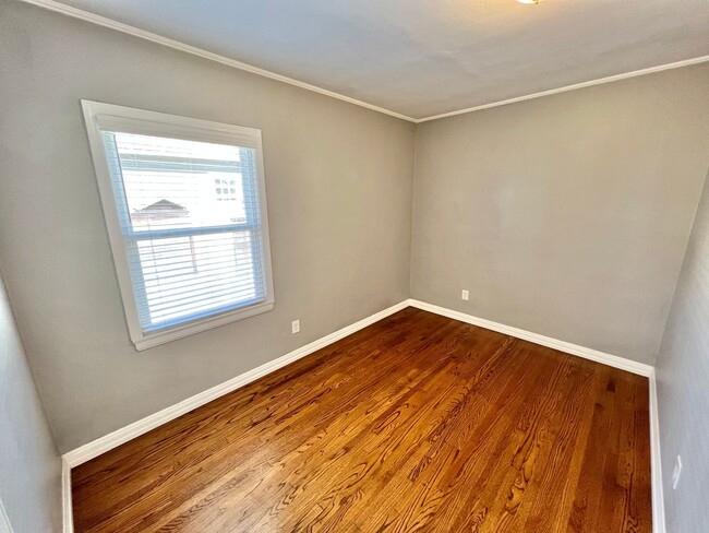 Building Photo - 4445 E Colorado St