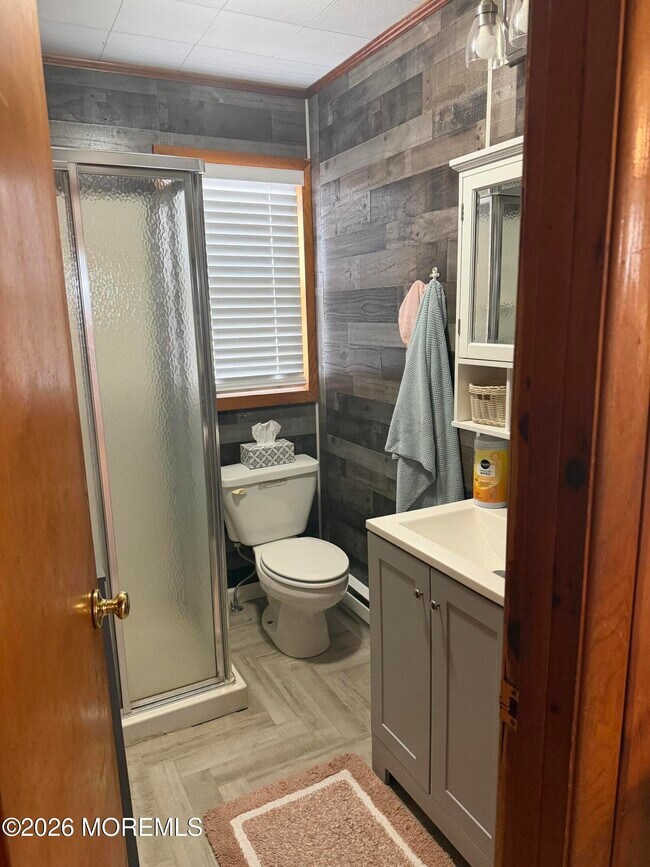 Building Photo - 410 8th Ave