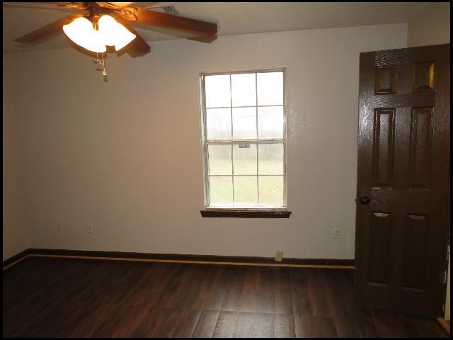 Building Photo - 19 Fox Run Cir