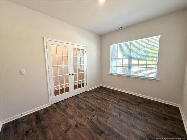 Building Photo - 305 Roberts Pl