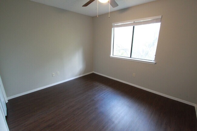 Building Photo - 11603 Poplar Cove