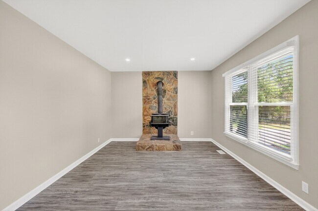 Building Photo - 4827 Bradyville Pike