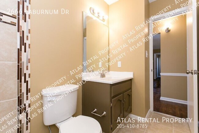 Building Photo - 2666 Laburnum Dr