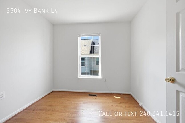 Building Photo - 3504 Ivy Bank Pl