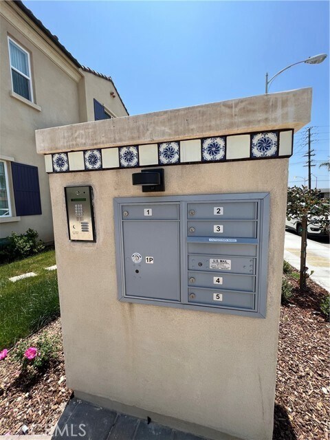 Building Photo - 5716 Temple City Blvd