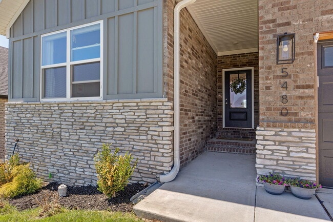 Building Photo - 5480 E Cavalcade Ln