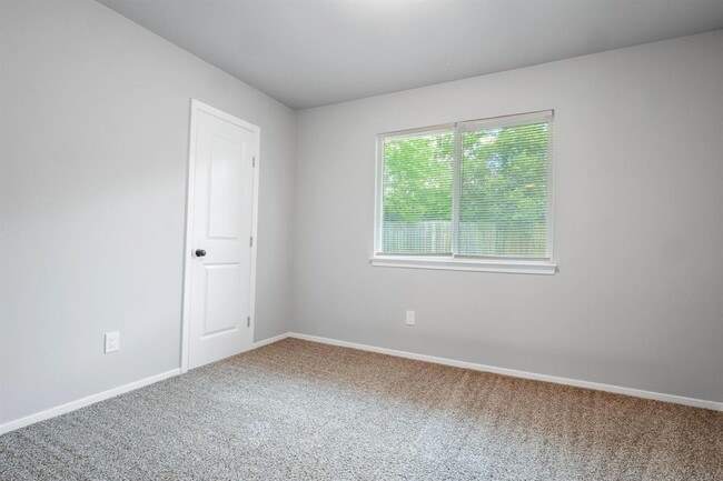 Building Photo - 606 Elderberry Cove
