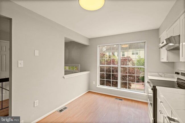 Building Photo - 12221 Wye Oak Commons Cir