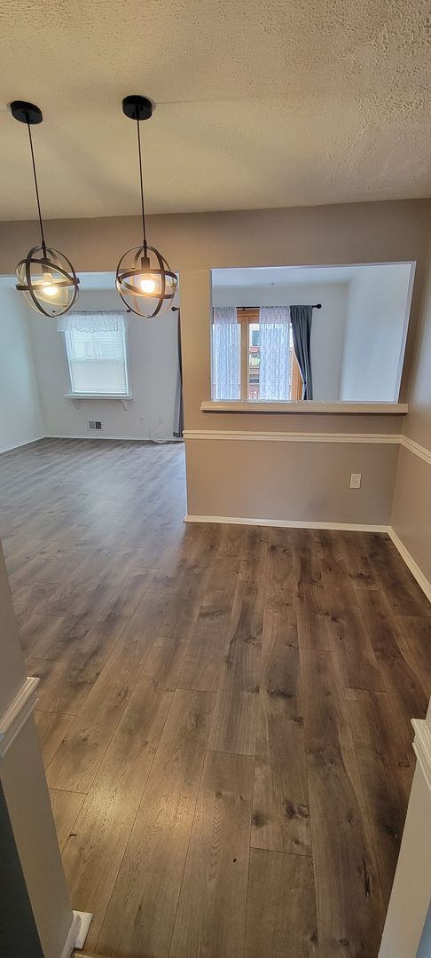 Building Photo - Modern Townhome - Bensalem