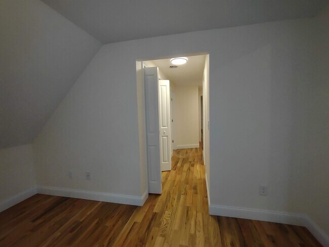 Building Photo - 394 Union Ave