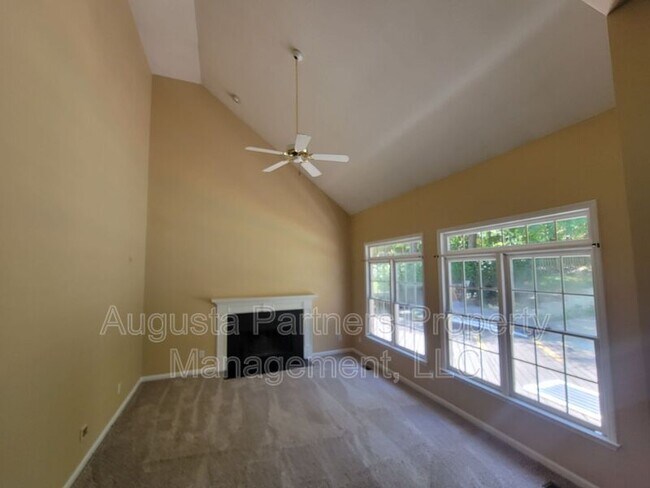 Building Photo - 3719 El Cordero Ranch Springs Rd