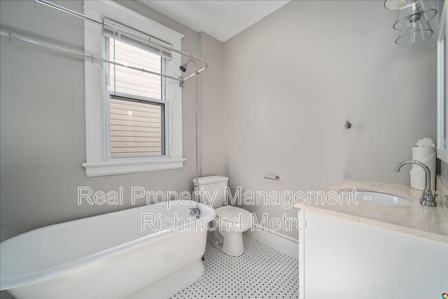 Building Photo - 1313 N 35th St