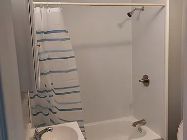 Building Photo - 236 Clyde St