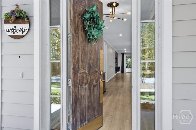 Building Photo - 241 Ridgewood Park Dr S