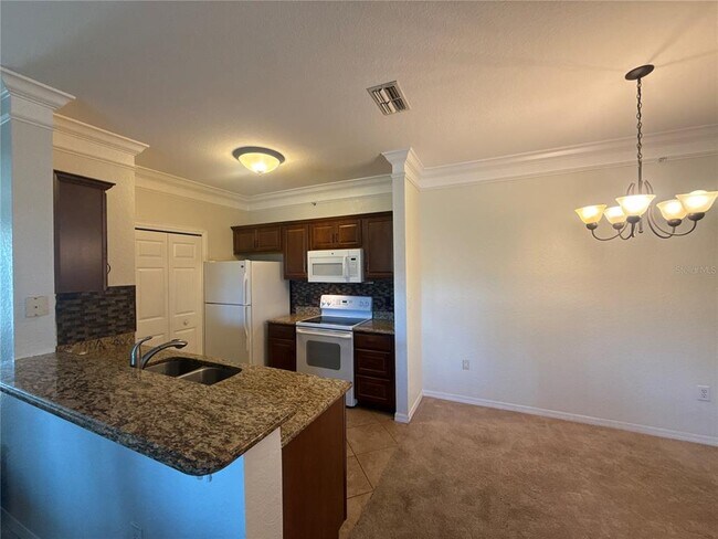 Building Photo - 5463 Vineland Rd