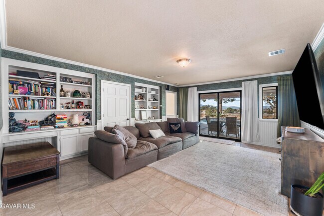 Building Photo - 5641 Hickory St