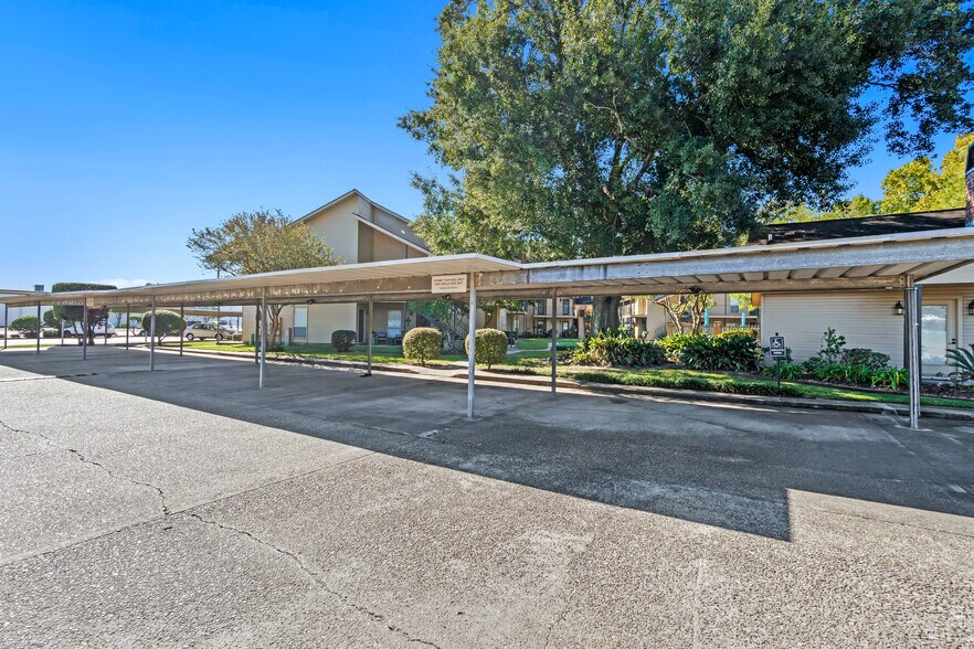 Building Photo - 11011 Cal Rd