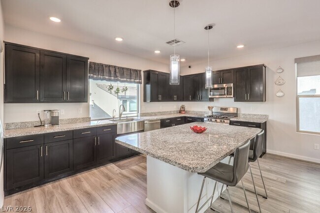 Building Photo - 8086 Misty Canyon Ave