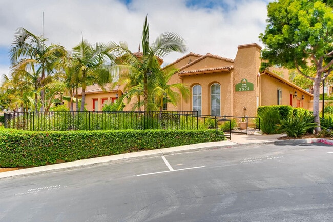 Building Photo - Remodeled 1-Bed Condo -  Prime Carmel Vall...