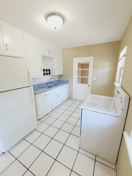 Building Photo - 2501 8th St S