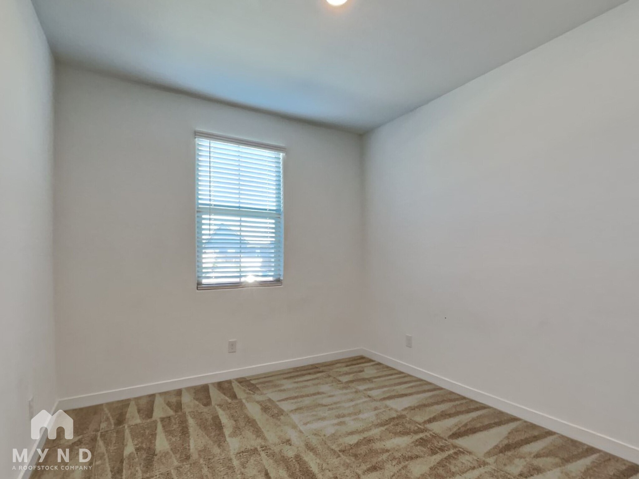 Building Photo - 19353 W Elm St