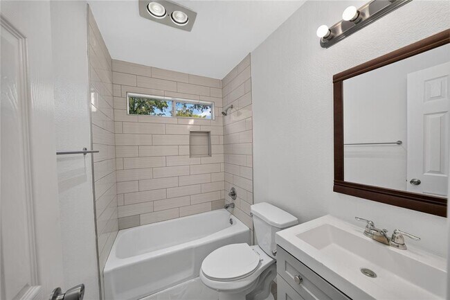Building Photo - 339 Fantail Loop