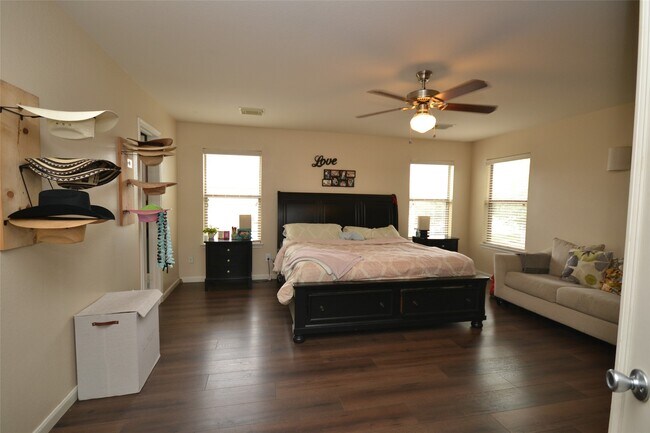 Building Photo - 20751 Cypress Post Dr