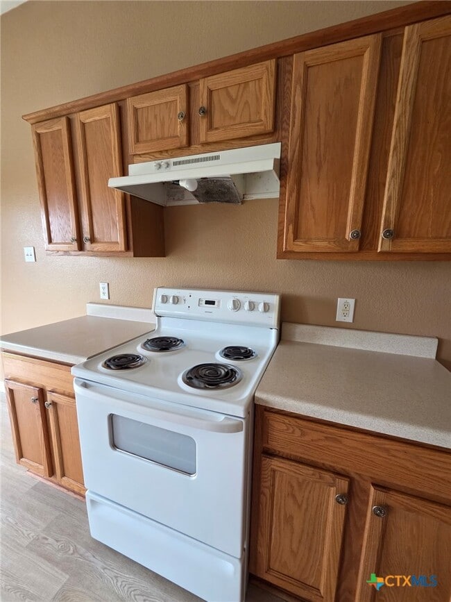 Building Photo - 1120 Ascot St