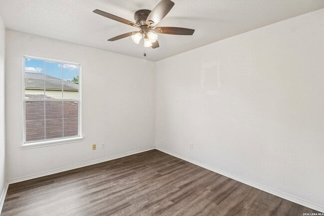 Building Photo - 407 Amberdale Oak