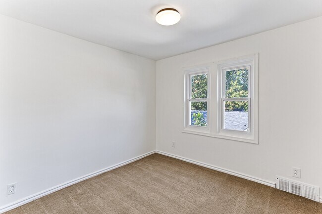 Building Photo - 28649 John Hauk St