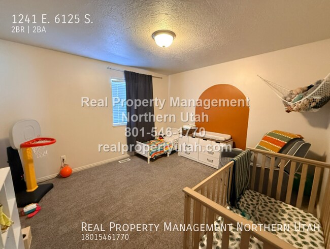 Building Photo - 1241 E 6125 S