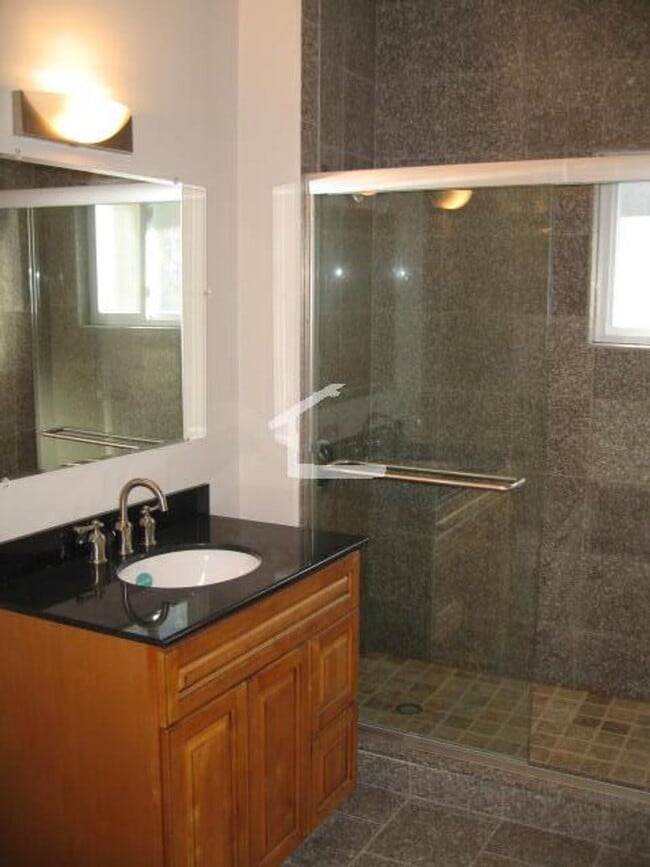 Building Photo - 9/1 Oversized, renovated 4BR/2BA in Allston, w/d in unit!