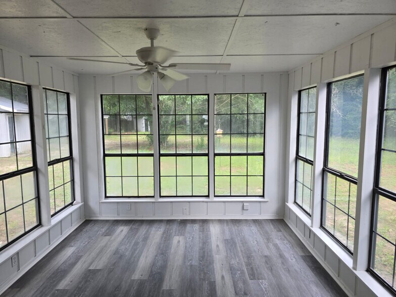 Building Photo - 109 Walker Cir E
