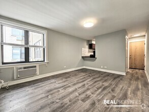 Building Photo - 445 W Barry Ave