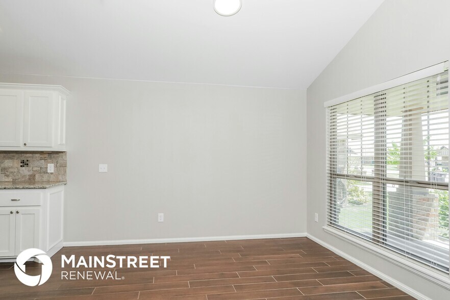 Building Photo - 8709 SW 39th St