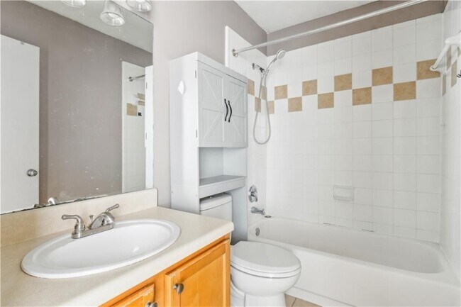 Building Photo - 3155 7 Pines Ct NW
