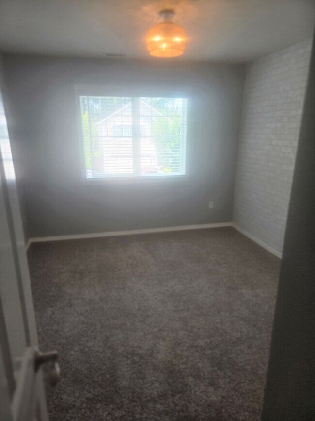 Building Photo - 3bd/2.5ba Maple Valley Home