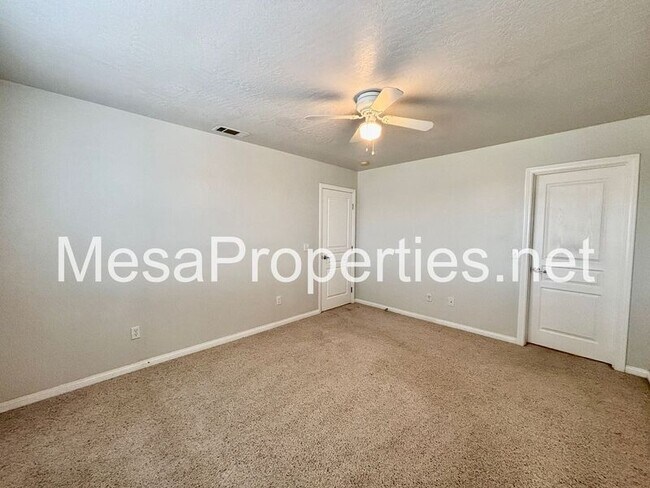 Building Photo - 14744 Hopland St