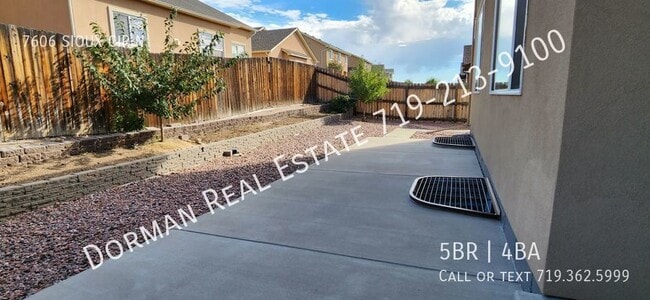 Building Photo - Single Family with Chef Kitchen