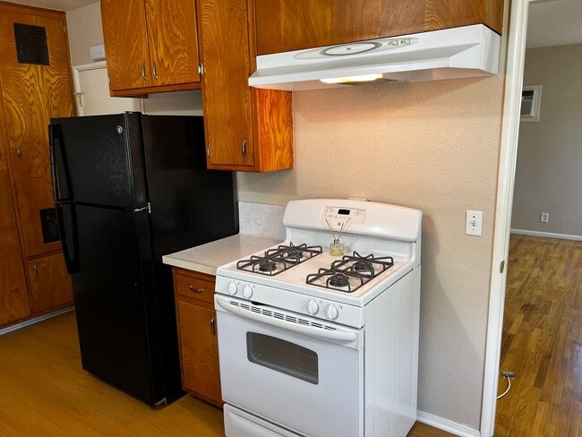 Building Photo - 1 Bedroom 1 Bath Duplex for Rent in Glendora