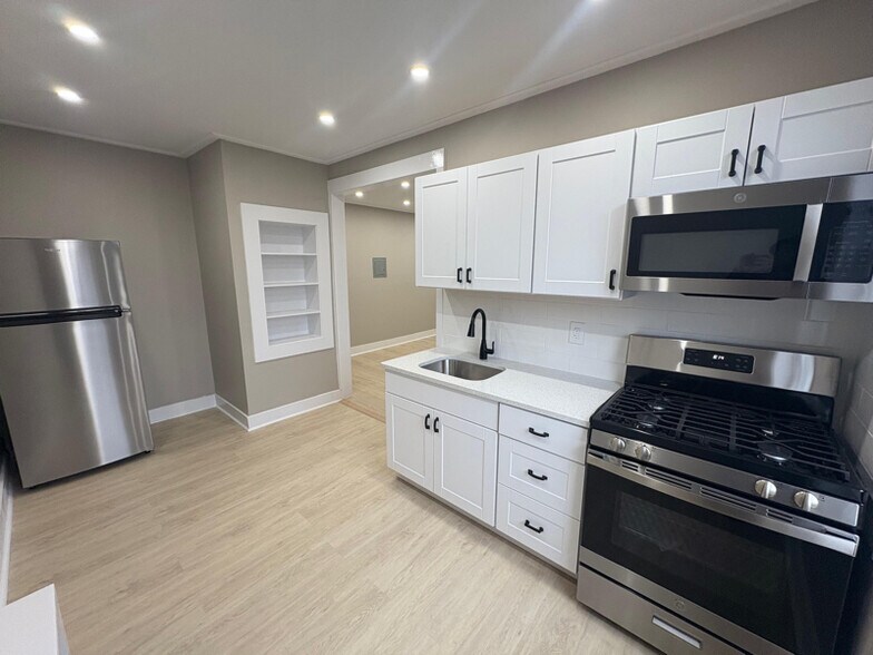 Building Photo - 38 Winans St