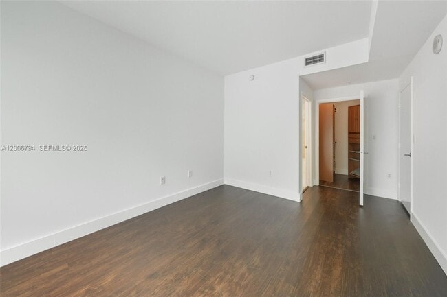 Building Photo - 1900 N Bayshore Dr