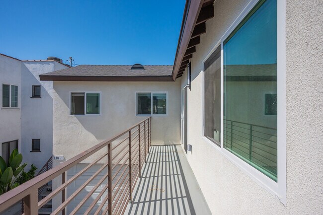 Building Photo - 130 S Harper Ave