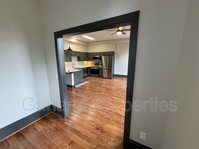 Building Photo - 73 W Main St