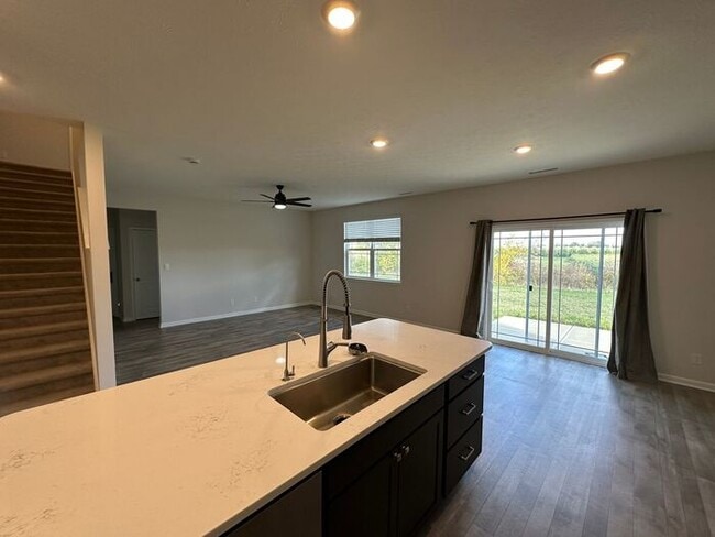 Building Photo - 113 Hunter's Rdg Dr