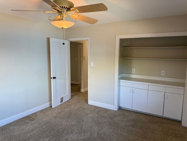 Building Photo - Pleasant Living in Pleasant Hill