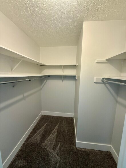 Building Photo - 6274 Sweetwater Ct