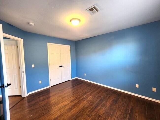 Building Photo - 3 Bed 2Bath 2 Car in the Westlake Addition NW OKC