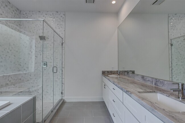 Building Photo - 8926 Spring Knoll Forest Dr